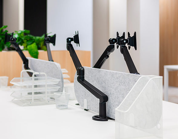En intégrant des solutions de mobilier adaptées aux besoins du client, Spark Office a contribué à créer un espace de travail harmonieux, stimulant la collaboration et le bien-être des collaborateurs.