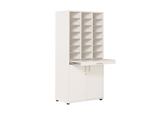 Meuble de tri courrier et meuble bas, une solution pratique et fonctionnelle pour organiser le courrier et les documents en entreprise, avec compartiments optimisés et design sobre.