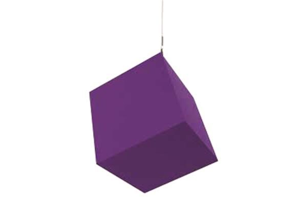 Cubes acoustiques Silens, offrant une solution décorative et phonique pour les espaces de bureau modernes.