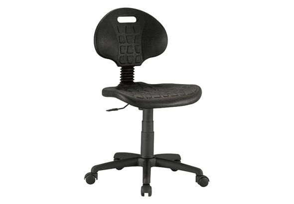 Chaise technique Medium Croc avec réglage de hauteur et soutien lombaire, en vue d'ensemble montrant son utilisation dans un environnement de bureau avec réglages ergonomiques pour le confort en position assise.