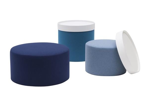 Pouf Boom, assise modulable en forme de cube avec revêtement en tissu coloré, idéal pour l'accueil ou les espaces de détente.