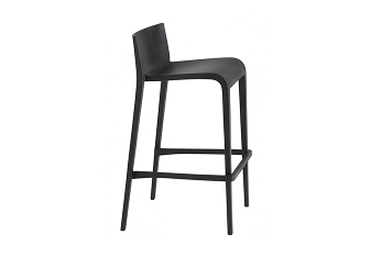 Tabouret Ness High, au design élégant et ergonomique, idéal pour les espaces de travail collaboratifs, bars ou salles de réunion, alliant style et confort.