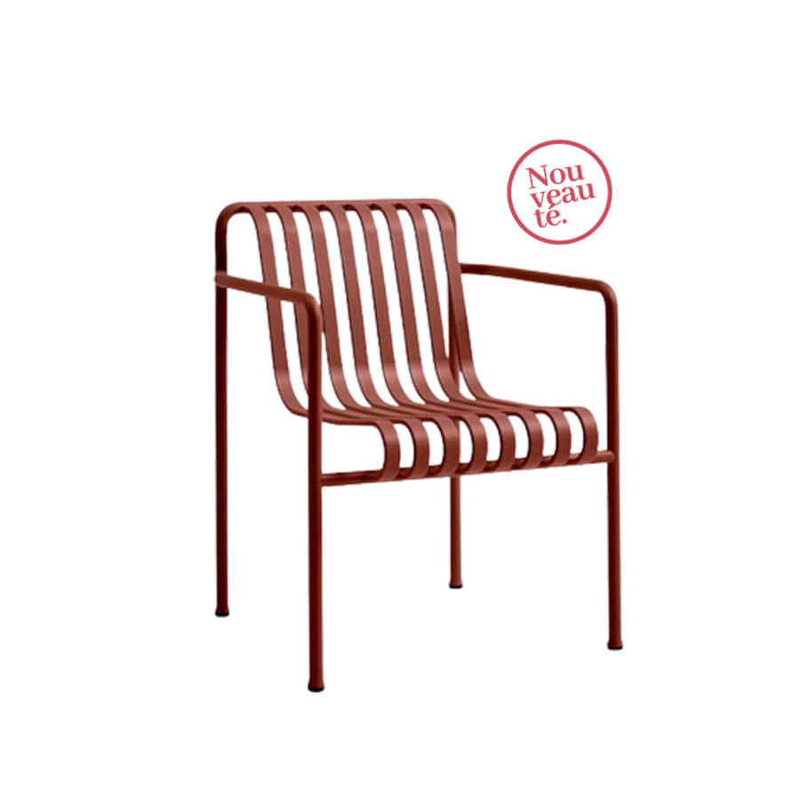 Chaise extérieure professionnelle, design moderne et élégant avec des lignes épurées. La chaise est conçue pour résister aux conditions extérieures tout en offrant un confort optimal grâce à ses matériaux durables.